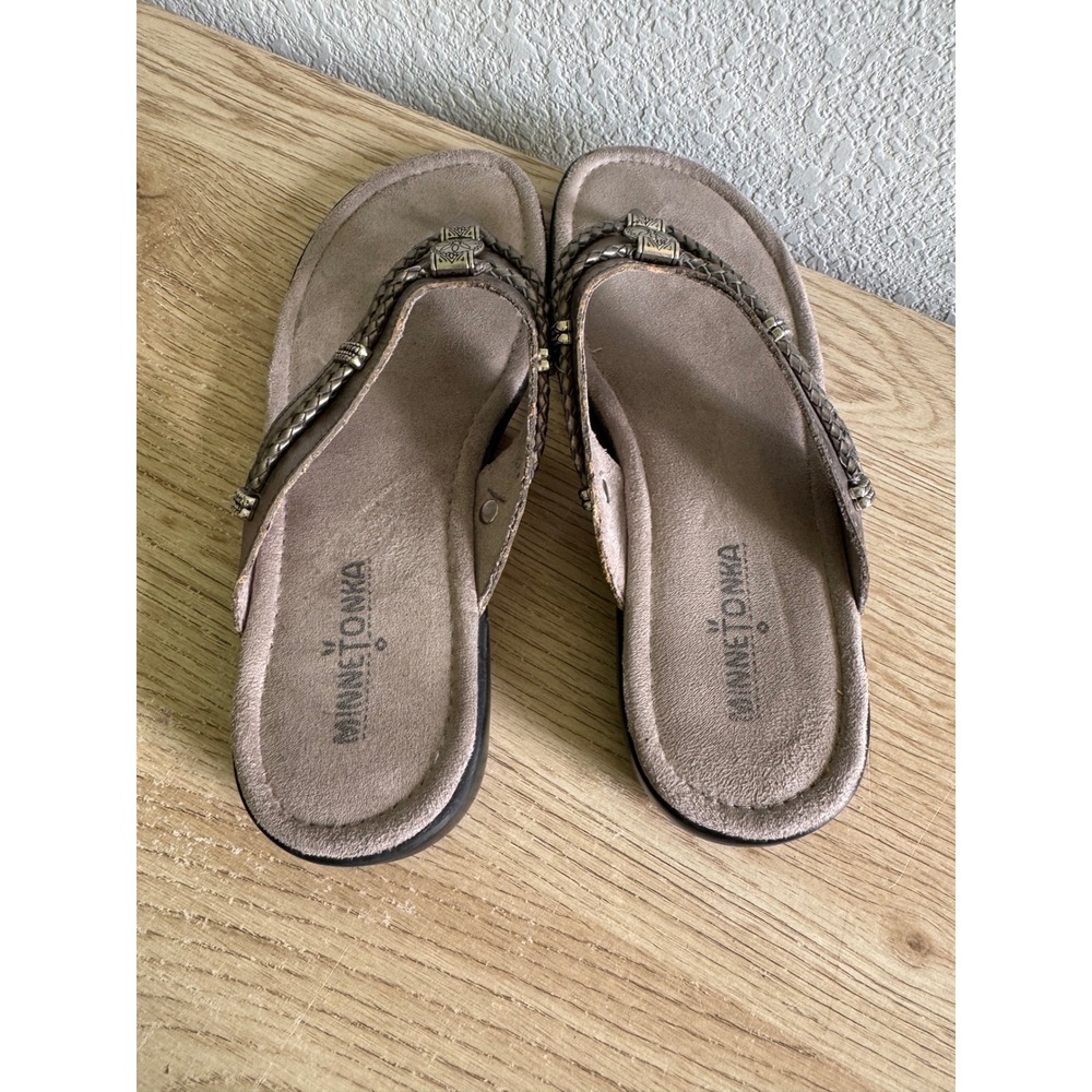 Minnetonka Womens Pewter Metallic Leather Braided Thong Wedge Sandals Size 8 - Picture 7 of 10